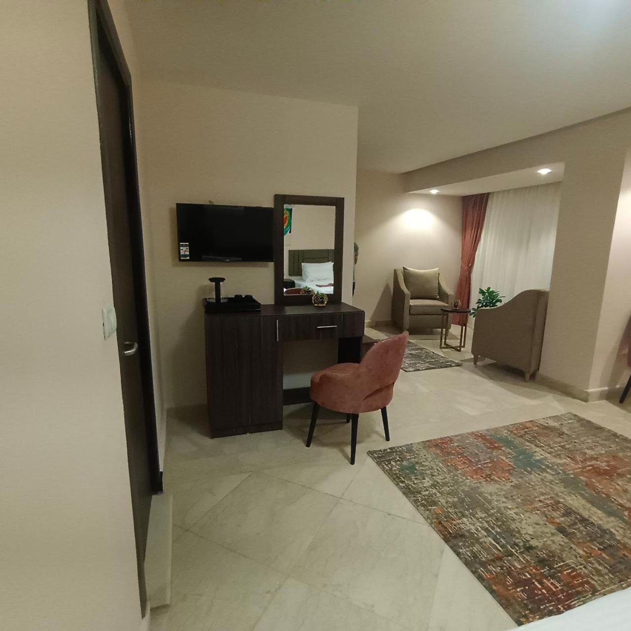 Aziz Egypt Pyramids View Hotel Kafrat al Jabal Luaran gambar