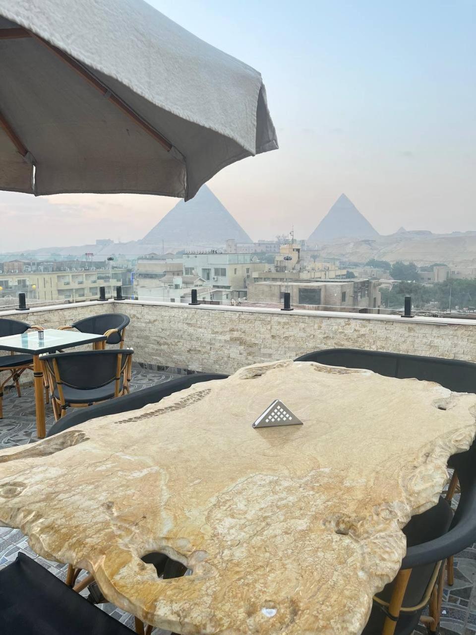 Aziz Egypt Pyramids View Hotel Kafrat al Jabal Luaran gambar